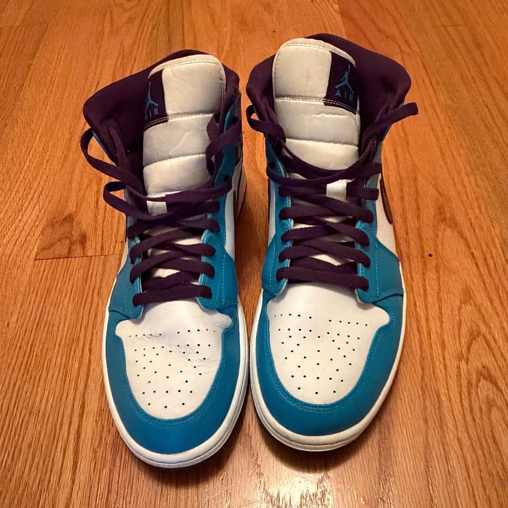 Air Jordan Mid Charlotte Hornets